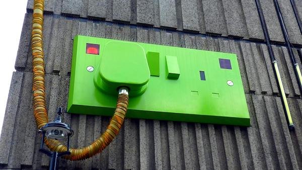 A 3 pin plug in the UK