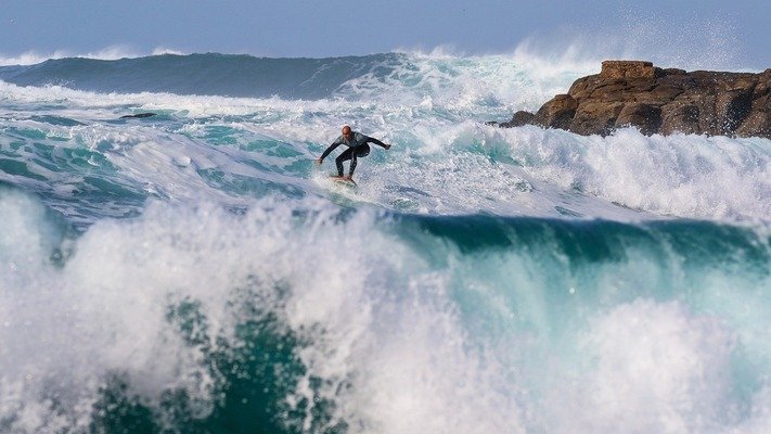 Surfers on the spot