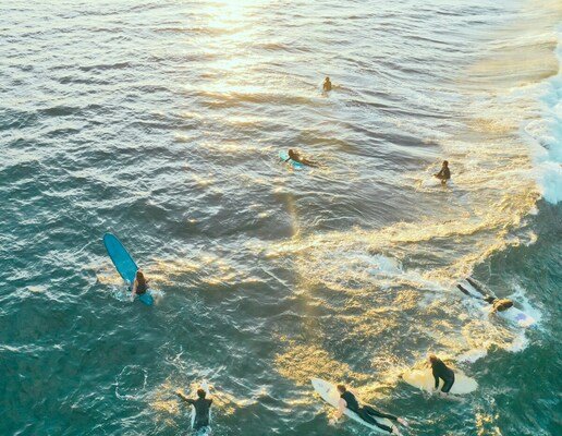 Surfers on the spot