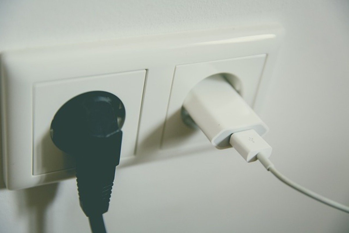 MAIN_IMAGE_Plugsandwalloutlet