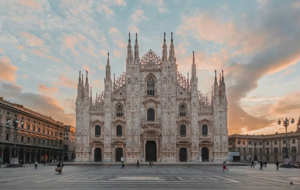 The 5 Best Places for Digital Nomads in Italy - Milan Attraction, cathedral.