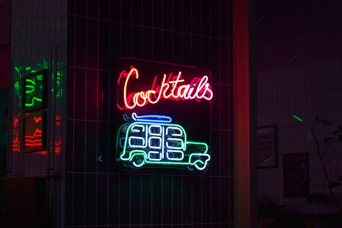 LOKAL BAR