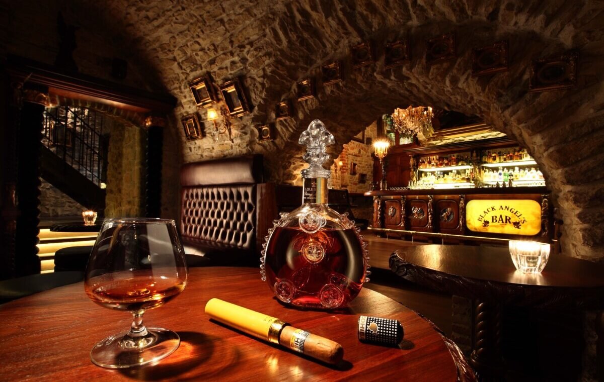 Black Angel's Bar